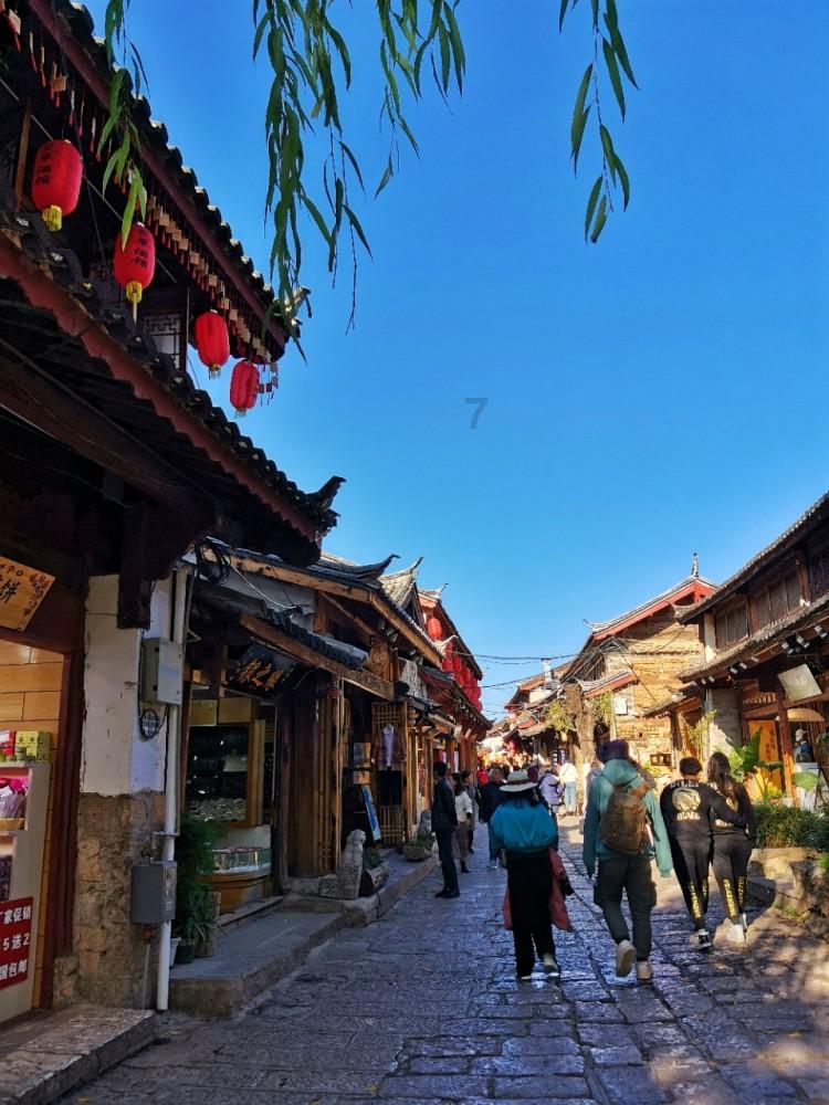 在电视《与君歌》中，仇烟织想除掉仇士良但为什么还要出卖韩岳？游戏画面